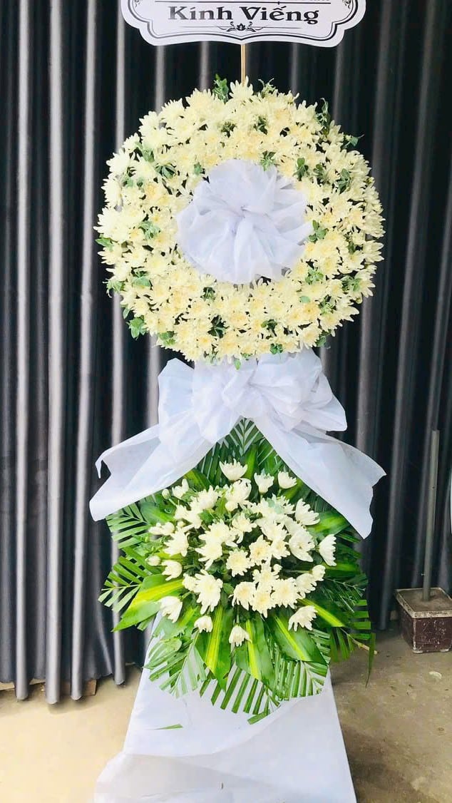 Hoa viếng đám tang hai tầng