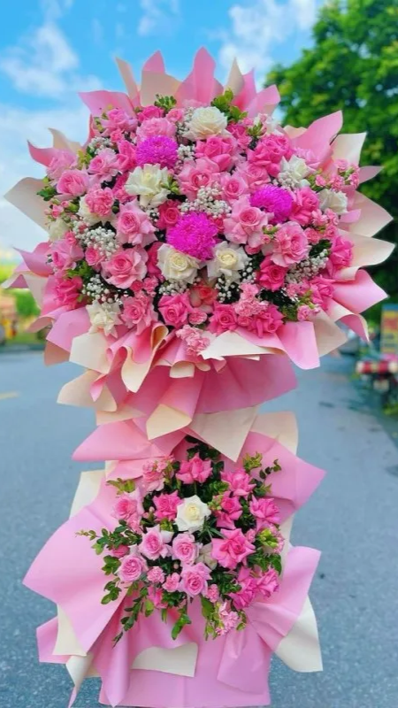 Hoa khai trương rực rỡ, hồng phát