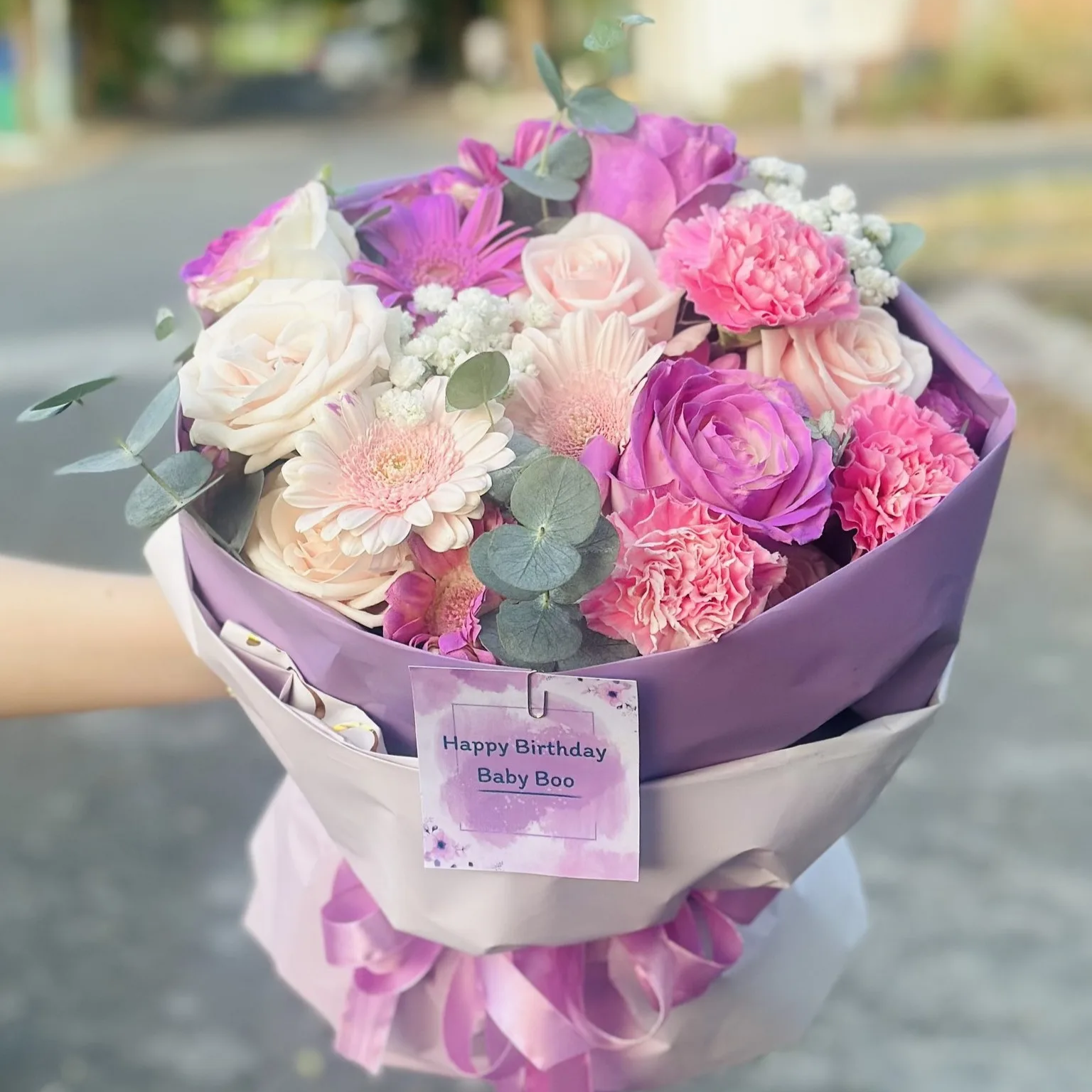 Bó hoa hiện đại, xinh xắn