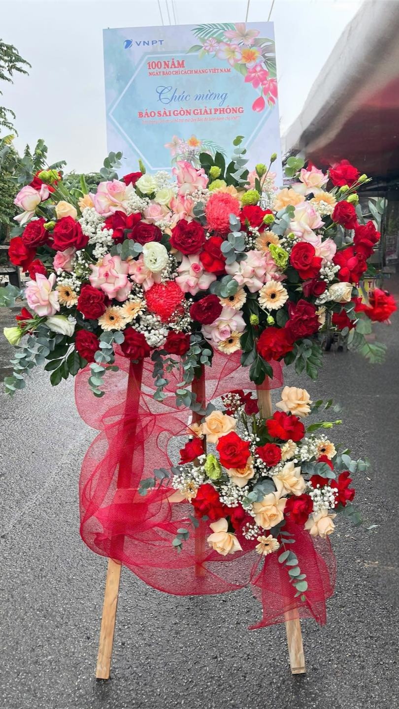 Kệ hoa, lẵng hoa chúc mừng khai trương hồng phát, chúc mừng đại hội